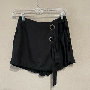 Forever 21 black skort
